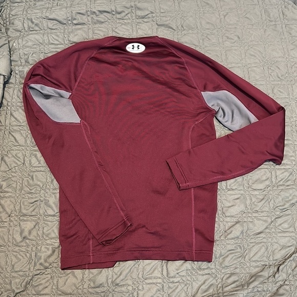 𝅺UNDER Armour long sleeve - Picture 3 of 3